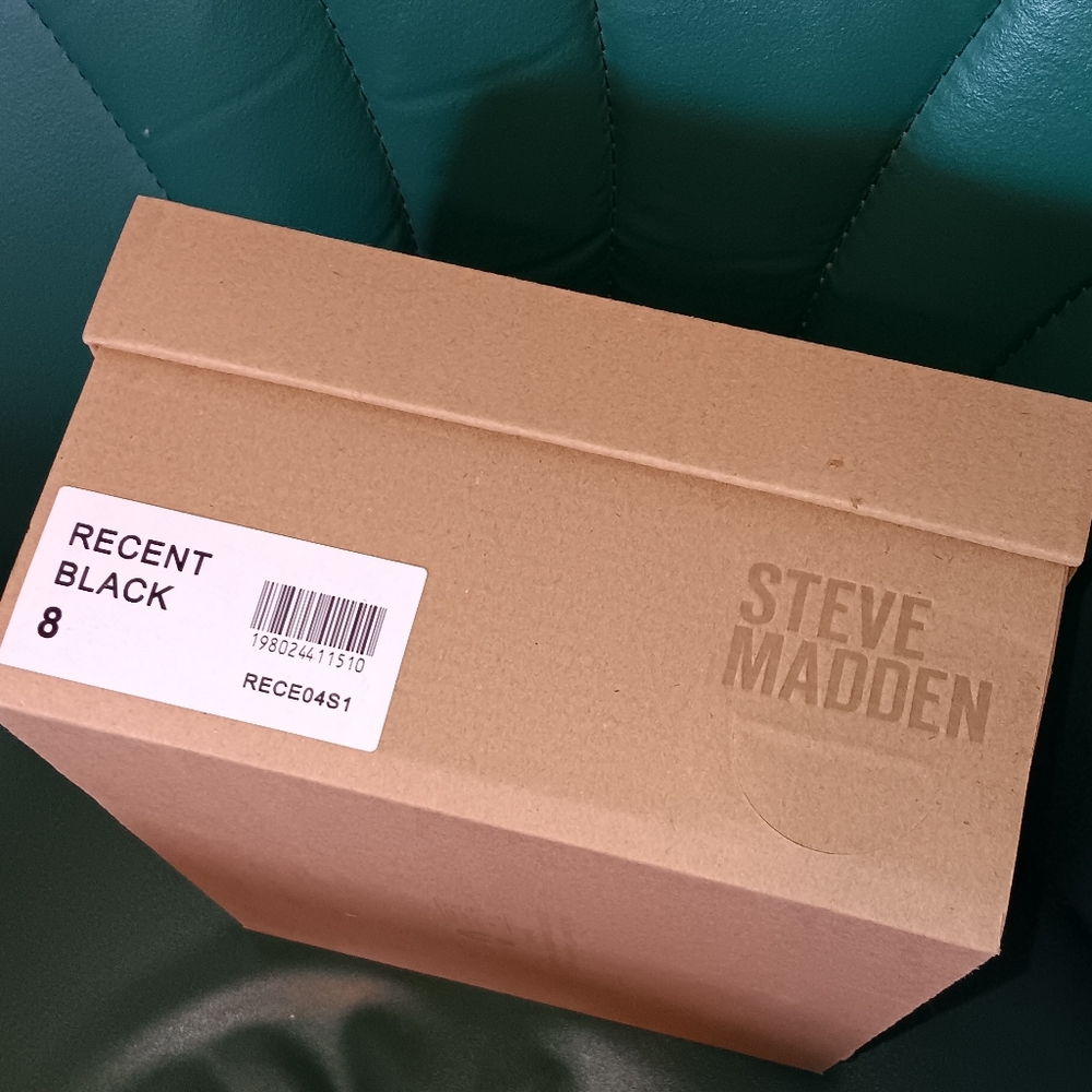 Steve Madden Recent Studded Gladiator Sandals 8M NEW - Picture 5 of 5